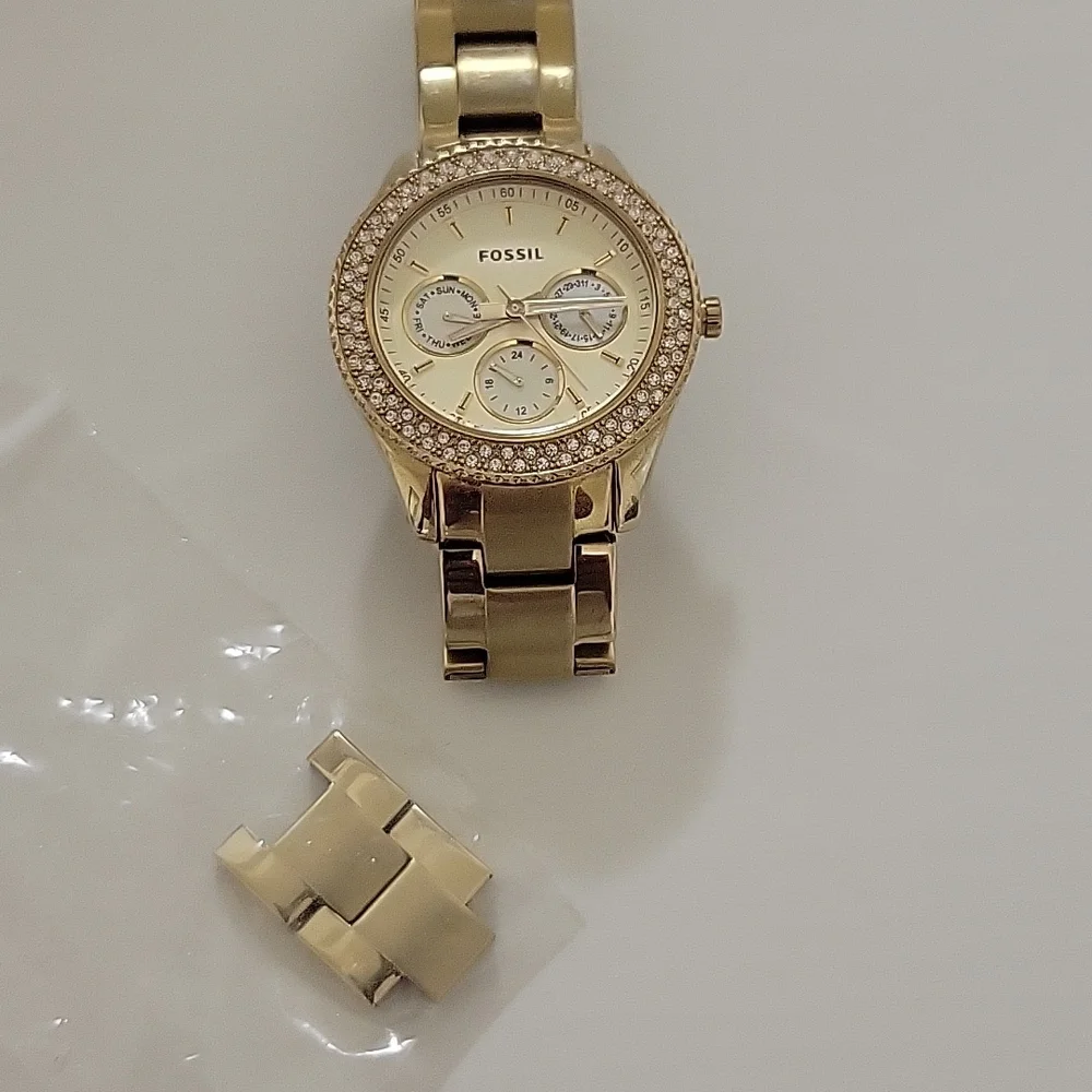Womens Watch - Picture 5 of 5